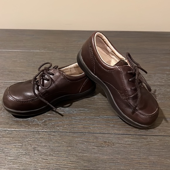 Kenneth Cole Reaction - toddler shoes, EUC, size 8 - Picture 1 of 6